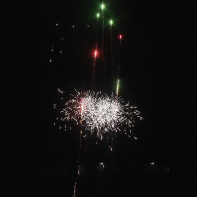 Factory Wholesale 100 Shots 0.4 Inch Plastic Tube Cake Fireworks Christmas Occasion Big Cake Fireworks